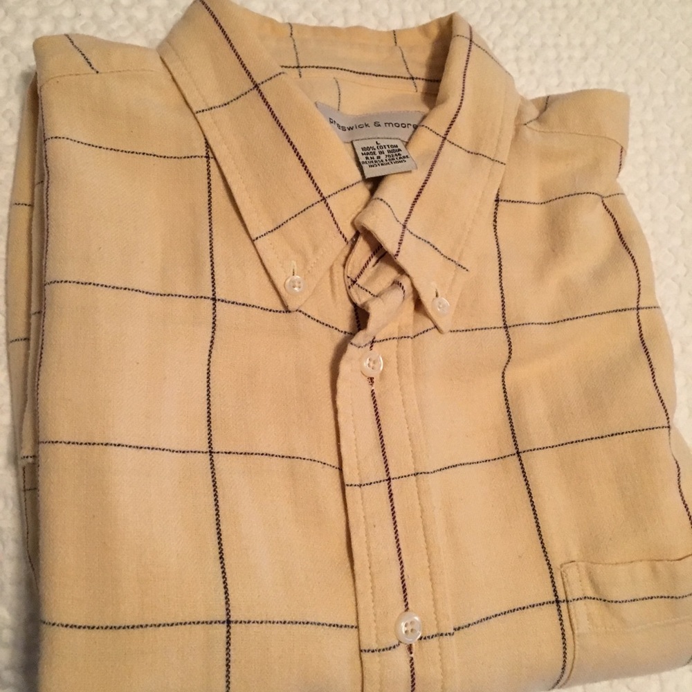 Men’s long sleeve shirt.
